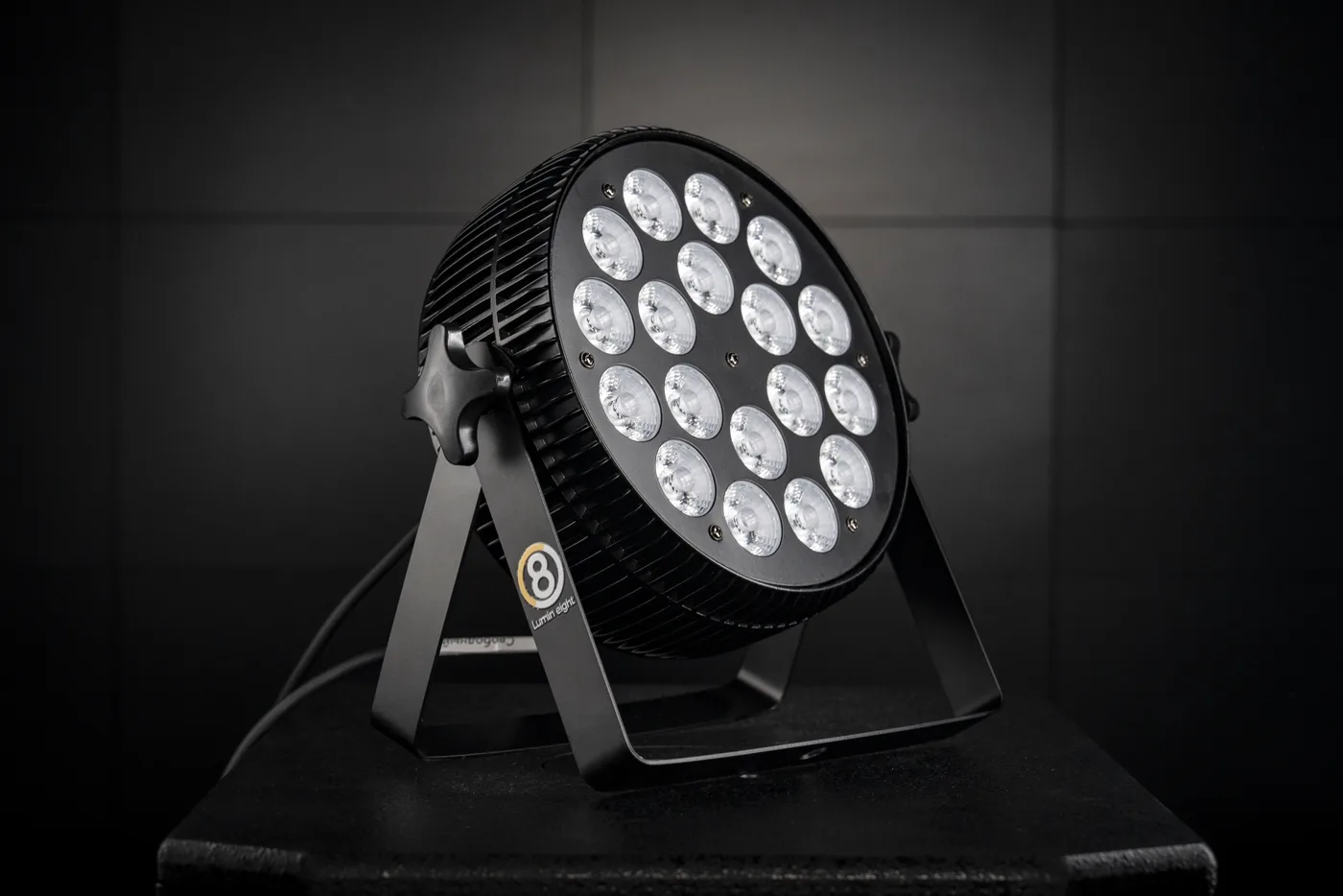 Светодиодный PAR-прожектор 18LED RGBW с шестью зонами